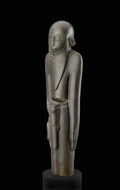 Estatua de un hombre barbudo con gorra y cinturón con funda para el pene, atribuida al periodo Protodinástico (c.2900-2650 a.C.) de Egyptian 2nd Dynasty
