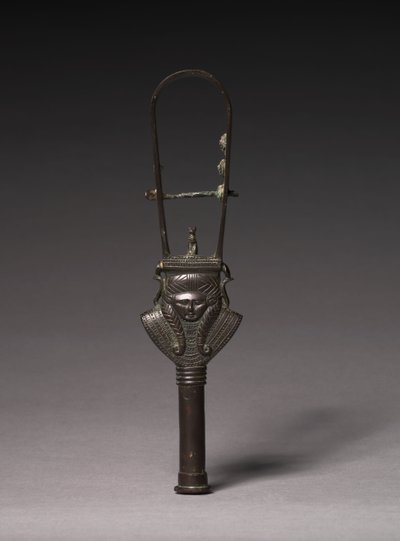 Sistro arqueado, 380-343 a.C. de Egyptian 30th Dynasty