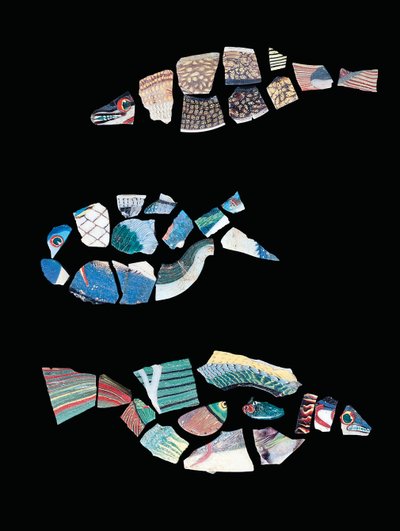 Tres incrustaciones fragmentarias de peces de mosaico, período Ptolemaico-Romano, c.1st siglo a.C. - 1st siglo d.C. de Egyptian Egyptian