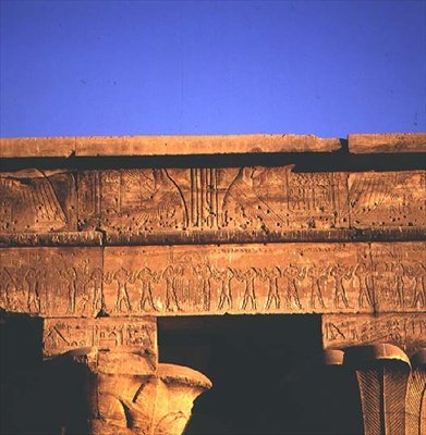 Arquitrabe, del Templo de Horus de Egyptian Ptolemaic Period