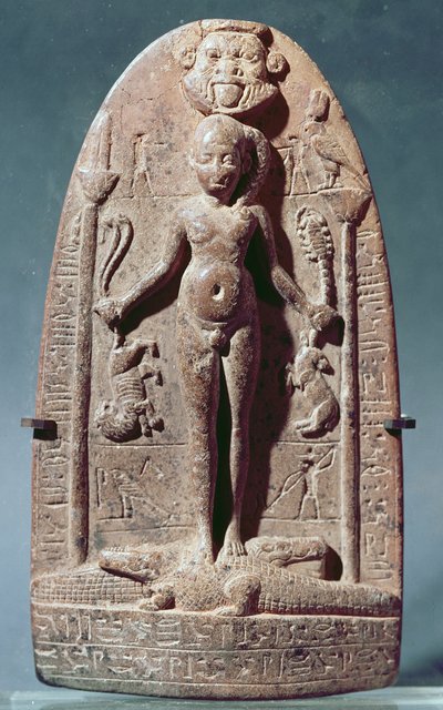 Cipo representando a Horus como un niño de pie sobre cocodrilos de Egyptian Ptolemaic Period