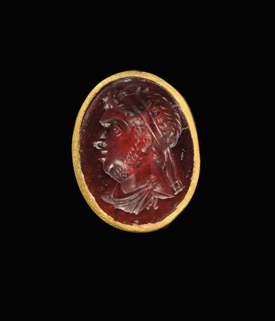 Anillo de intaglio helenístico con retrato real de un gobernante ptolemaico, probablemente Ptolomeo IX, Sóter II, finales del siglo II - principios del siglo I a.C. de Egyptian Ptolemaic Period
