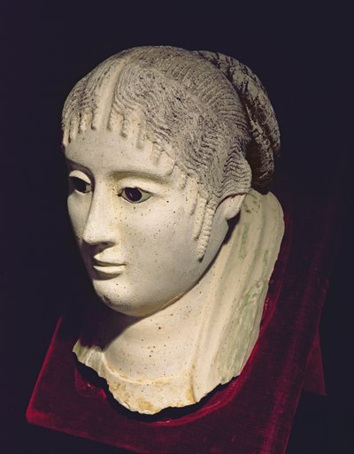 Cabeza de una mujer de Egyptian School