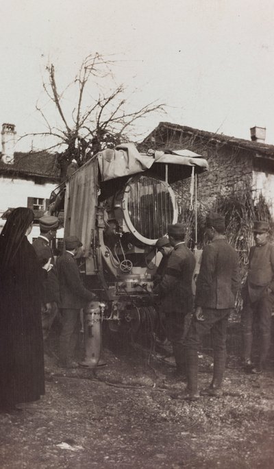 Álbum de la Primera Guerra Mundial en Friuli-Venecia Julia: coche fotoeléctrico, 01-04/1916 de Elena Bianconcini