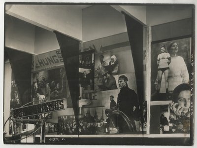 Interior del pabellón soviético en la Exposición Internacional de Prensa, Colonia de Eliezer Markowich Lissitzky