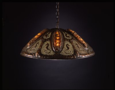 Candelabro, c.1910 de Elizabeth Eaton Burton