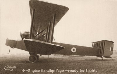 Avión Handley Page de 4 motores, listo para volar de English Photographer