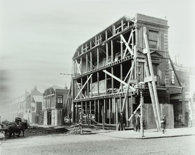 85 Stoke Newington Road: esquina de Stoke Newington Road y Prince George Road, 1897 de English Photographer