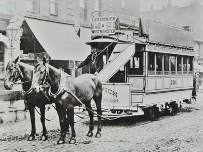 Tranvía tirado por caballos de Greenwich a Westminster, 1885 de English Photographer