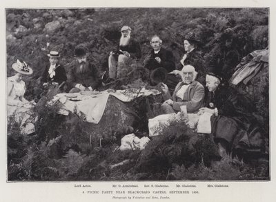 Una fiesta de picnic cerca del castillo de Blackcraig, septiembre de 1893 de English Photographer