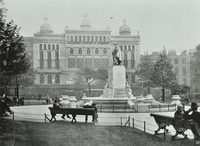 Alhambra, Leicester Square, Westminster LB: lado este, 1895 de English Photographer