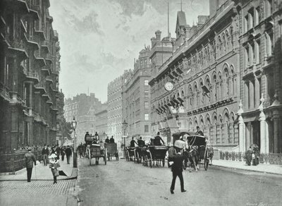 Army and Navy Stores, Victoria Street, Westminster: vista este desde Francis Street, 1895 de English Photographer