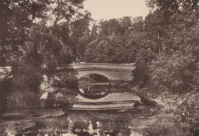 Arundel: Mill Bridge (fotografía en b/n) de English Photographer