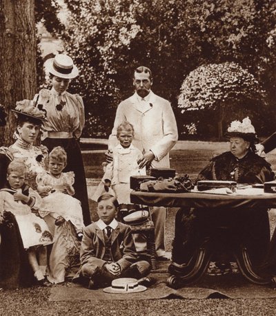 En Osborne House, Isla de Wight, con la Reina Victoria (foto b/n) de English Photographer