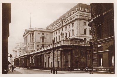 Banco de Inglaterra, Londres (foto en blanco y negro) de English Photographer