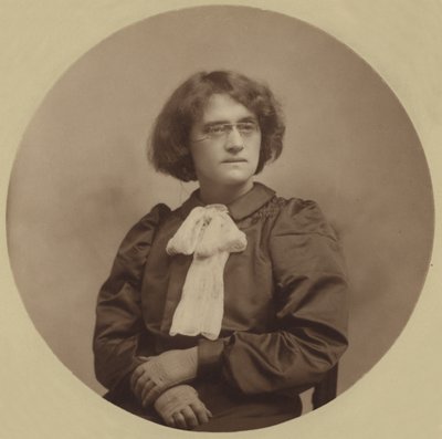 Beatrice Harraden de English Photographer