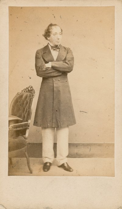 Benjamin Disraeli de English Photographer