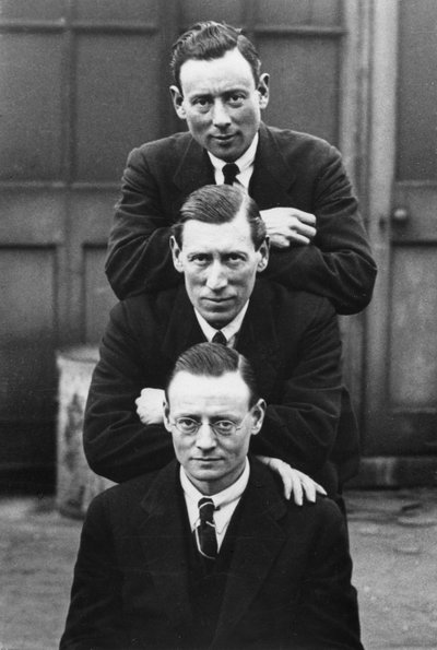 Bernard, Horace y Tom E. Grant (de arriba a abajo) de English Photographer