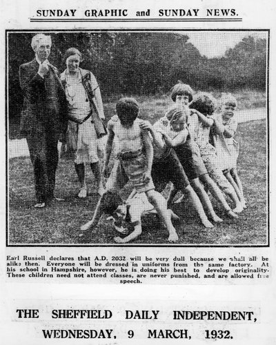 Bertrand Russell y su esposa Dora Black con alumnos de su Escuela Beacon Hill, 1932 de English Photographer