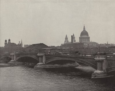 Puente de Blackfriars (foto en blanco y negro) de English Photographer