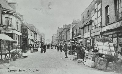 Britannia, Surrey Street, Croydon: mercado callejero, 1890 de English Photographer