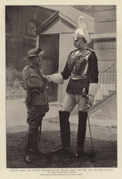 El Capitán Ames, el oficial más alto del ejército británico, y el Honorable Maurice Gifford del Caballo de Rodesia de English Photographer