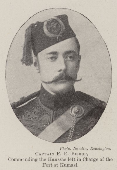 Capitán F E Bishop, al mando de los Haussas a cargo del fuerte en Kumasi de English Photographer