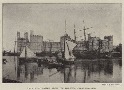 Castillo de Carnarvon, desde el puerto, Carnarvonshire de English Photographer