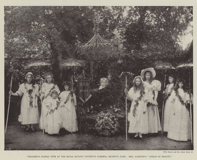 Fiesta Floral Infantil en los Jardines de la Sociedad Real de Botánica, Regents Park, El Sueño de Belleza de la Sra. Garford de English Photographer