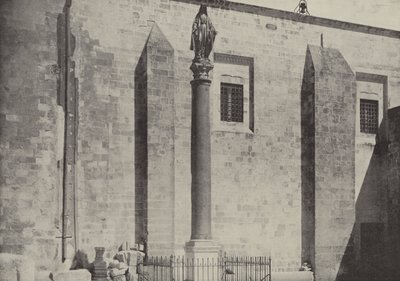 Columna y Estatua de la Virgen, Nazaret, cerca del sitio de la casa de José y María de English Photographer