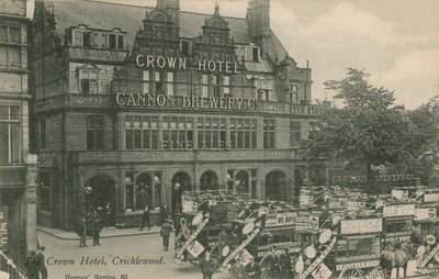 Hotel Crown, Cricklewood de English Photographer