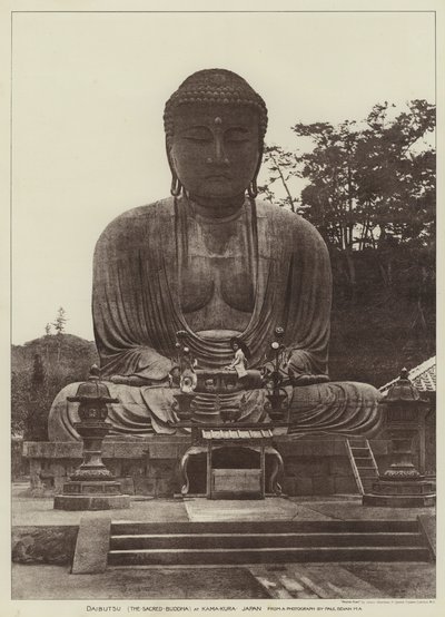 Daibutsu, El Buda Sagrado, en Kamakura, Japón (foto en b/n) de English Photographer