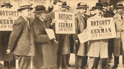 Manifestación en el Hyde Park de Londres para protestar contra la persecución de Hitler a los judíos en Alemania. de English Photographer