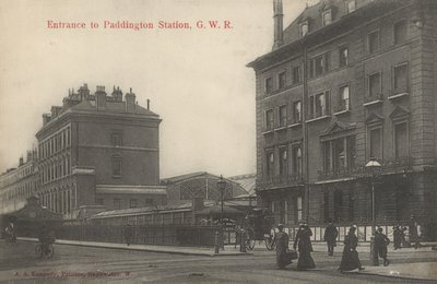 Entrada a la estación de Paddington, Londres (foto en blanco y negro) de English Photographer
