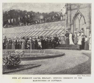 Fiesta en el Castillo Stormont, Belfast, ceremonia de apertura por la Marquesa de Dufferin de English Photographer