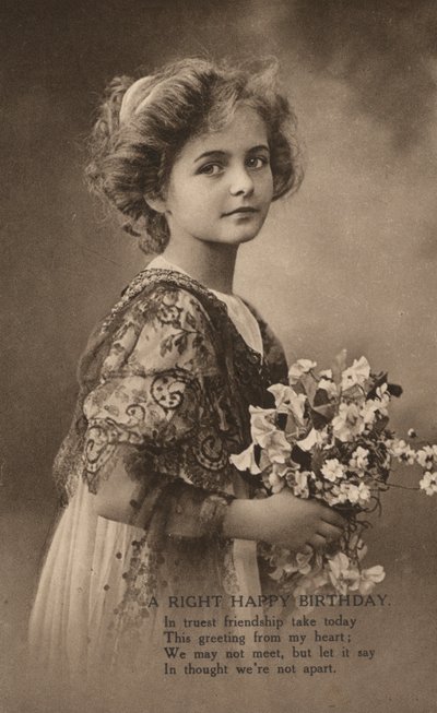 Niña con un ramo de flores y un saludo de cumpleaños de English Photographer