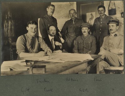 Golt, Tucker, Bull, Aikens, Bragg y Paris, c.1916 de English Photographer