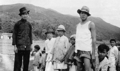 Grupo de hombres en Hong Kong de English Photographer