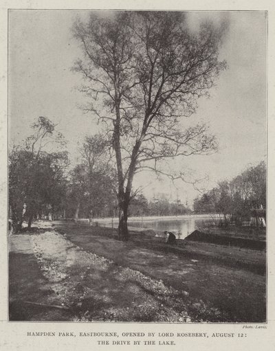 Hampden Park, Eastbourne, inaugurado por Lord Rosebery, 12 de agosto, el paseo por el lago de English Photographer