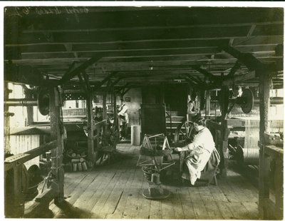 Tejido a mano, fábrica Hughes No. 2, 1923 de English Photographer