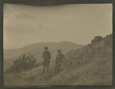 Harold Roper Robinson y William Lawrence Bragg, Vosges, otoño de 1915 de English Photographer