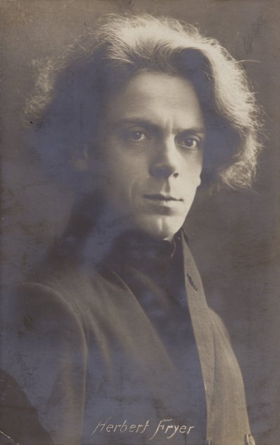Herbert Fryer, compositor y pianista inglés (1877-1957) de English Photographer