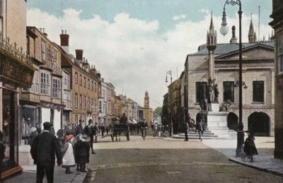 Calle Alta y Memorial de la Reina Victoria, Newport de English Photographer