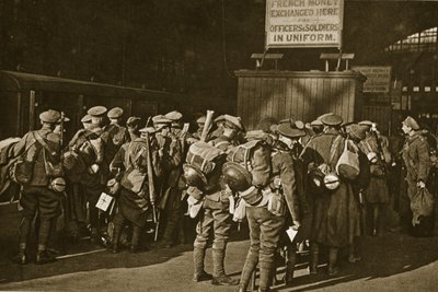 De regreso a casa, con su gran tarea grandemente terminada, 1918-19 de English Photographer