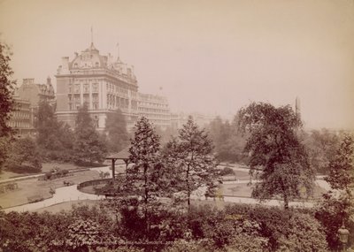 Hotel Cecil y los Jardines del Embarcadero, Londres de English Photographer