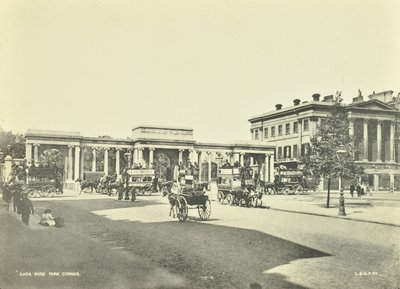 Hyde Park Corner, Westminster LB: mirando al norte, 1896 de English Photographer