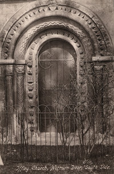 Iglesia de Iffley, Puerta Normanda, Lado Sur de English Photographer