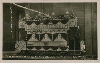 Tranvía iluminado para conmemorar la visita del Rey y la Reina a Oldham, 12 de julio de 1913 de English Photographer