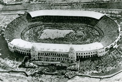 Invasión del estadio para la primera final de la Copa Wembley, 1923 de English Photographer