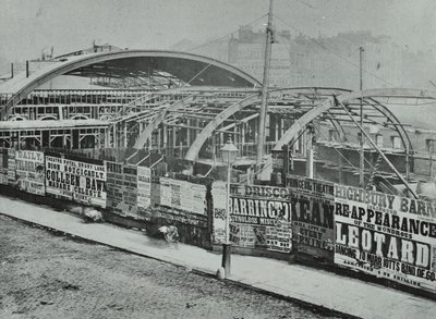 Kings Cross Station: trabajos de construcción en progreso, 1862 de English Photographer